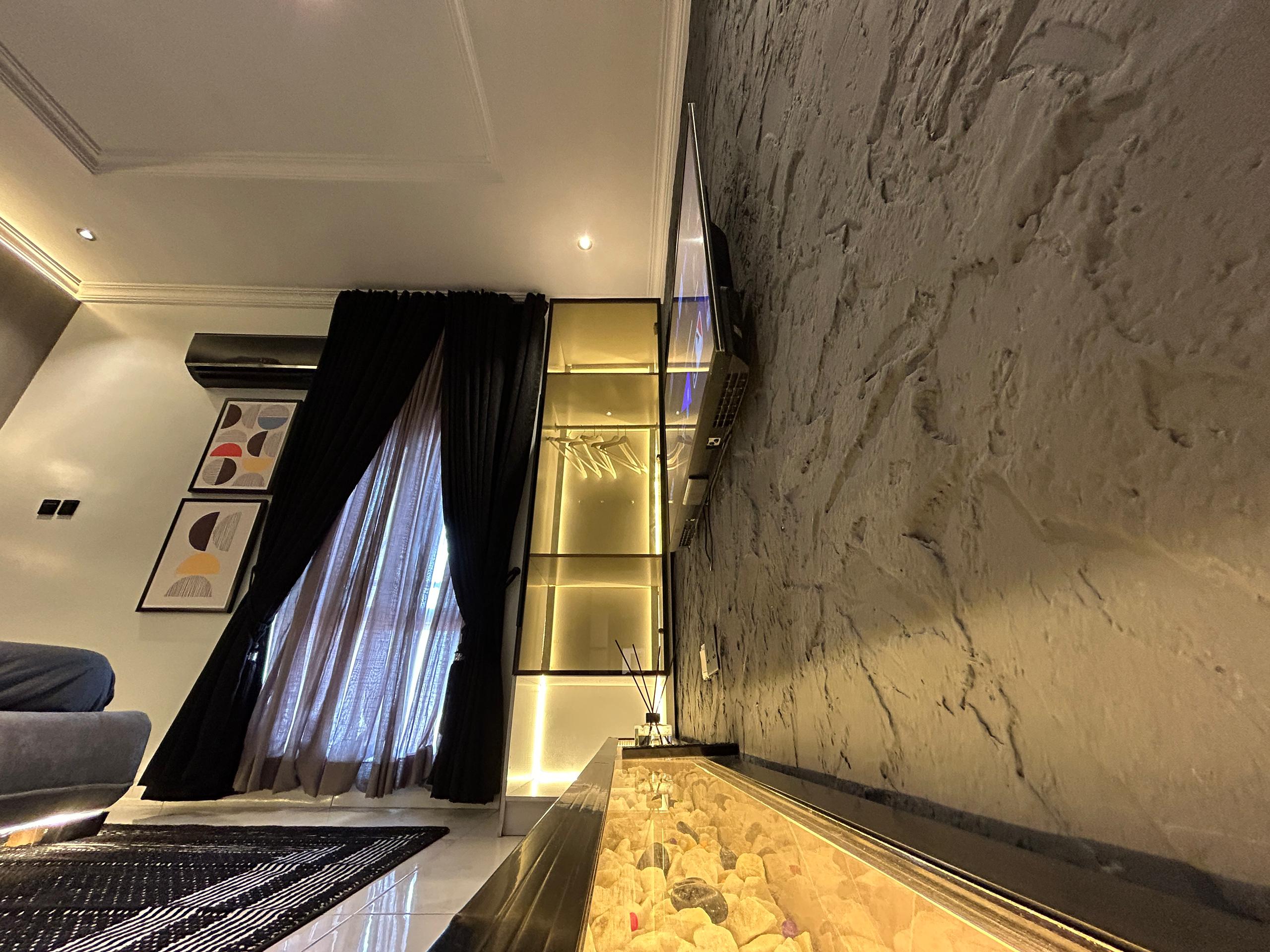 luxurious-one-bedroom-apartment-68e91071d2363