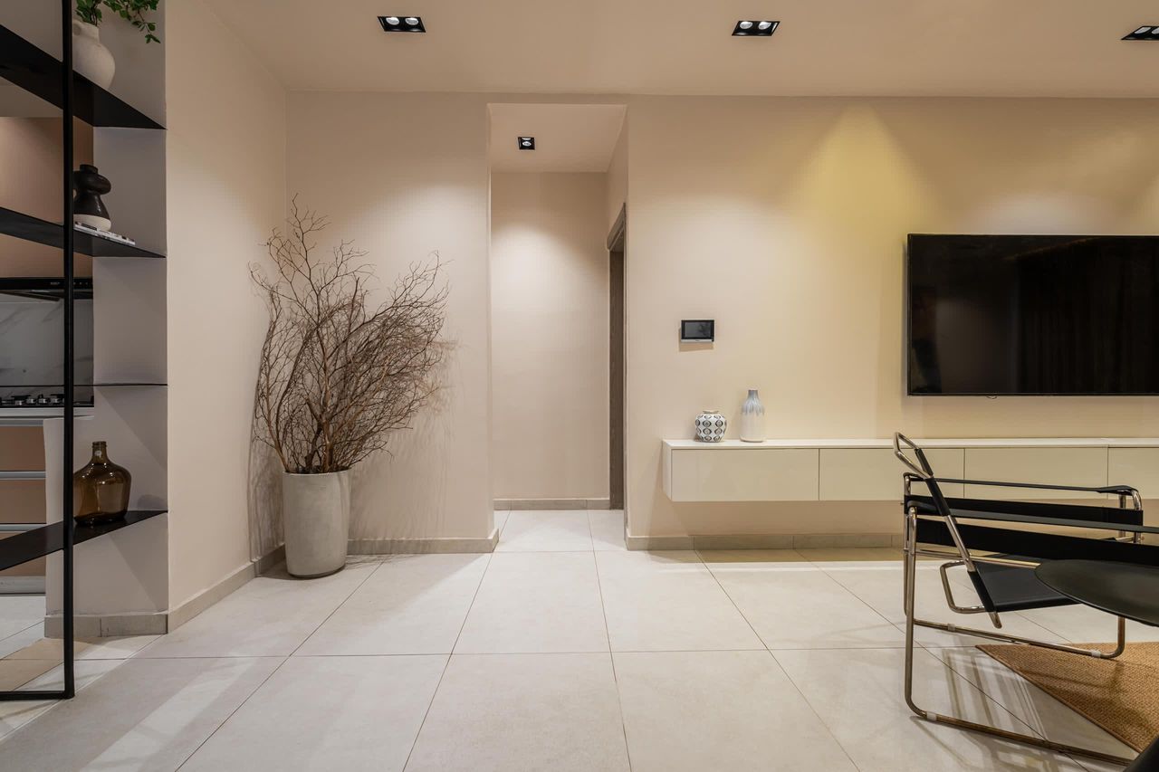 luxury-2-bedroom-apartment-with-swimming-pool-and-ps5-22-68fb767ec5061