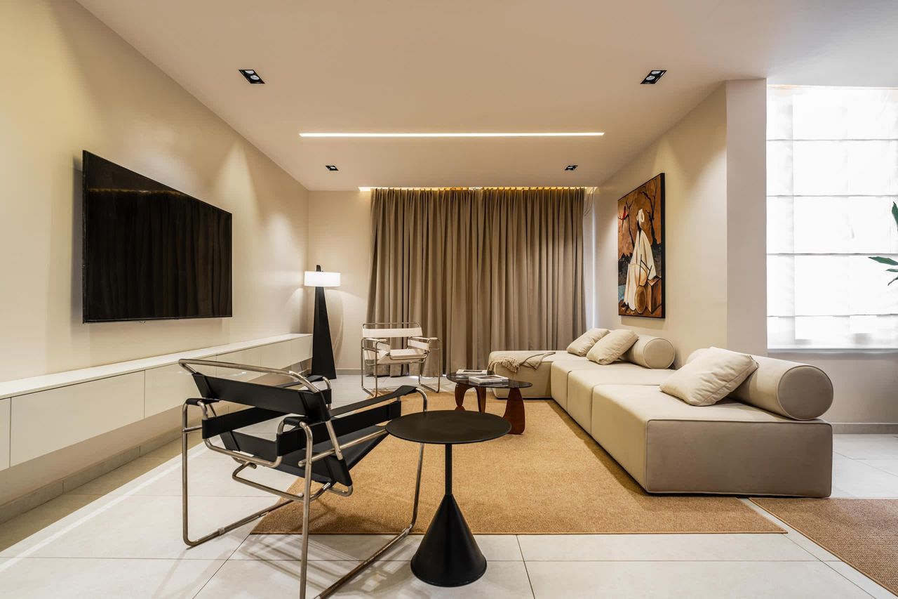 luxury-2-bedroom-apartment-with-swimming-pool-and-ps5-22-68fb76a8bd73b